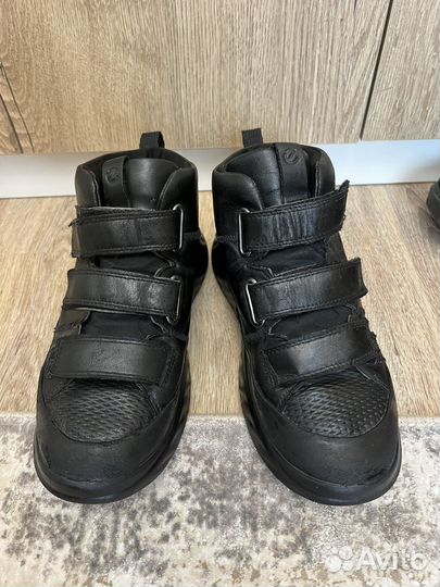 Ботинки ecco 37 для мальчика