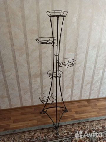 Подставка под цветы металлическая