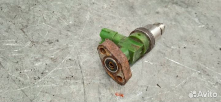 Топливная форсунка Nissan Cedric