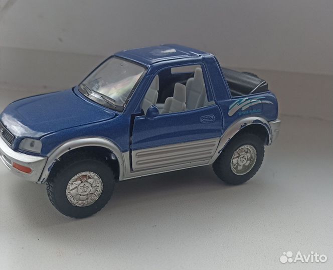 Toyota RAV 4, модель 1:32