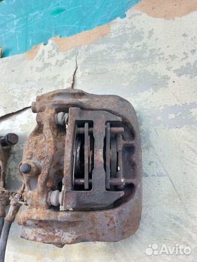 Суппорт передний Т4