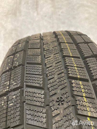 Centara Winter RX621 215/50 R17 91T