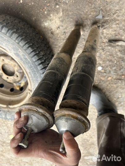 Стойки задние W140