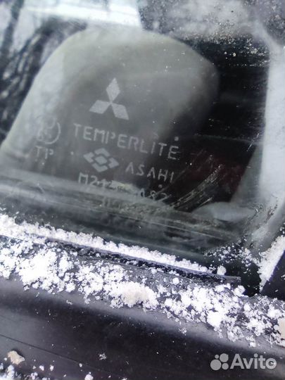 Стекло переднее левое Mitsubishi Colt 5 CJ0 1998