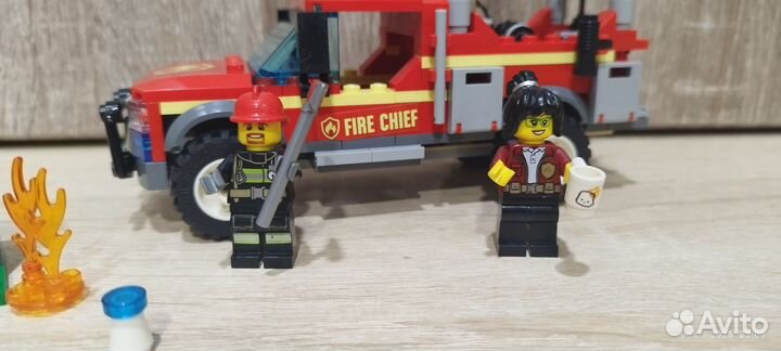 Lego city 60231 Грузовик начальника пожарной
