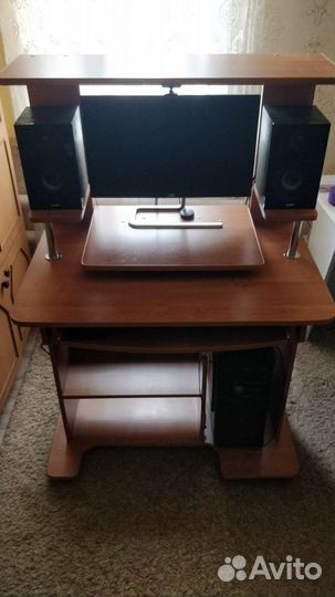 Компьютерный стол