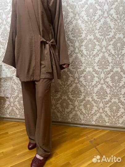 Женский костюм