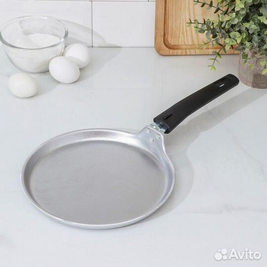 Сковорода блинная, d22 см, пластиковая ручка, цвет