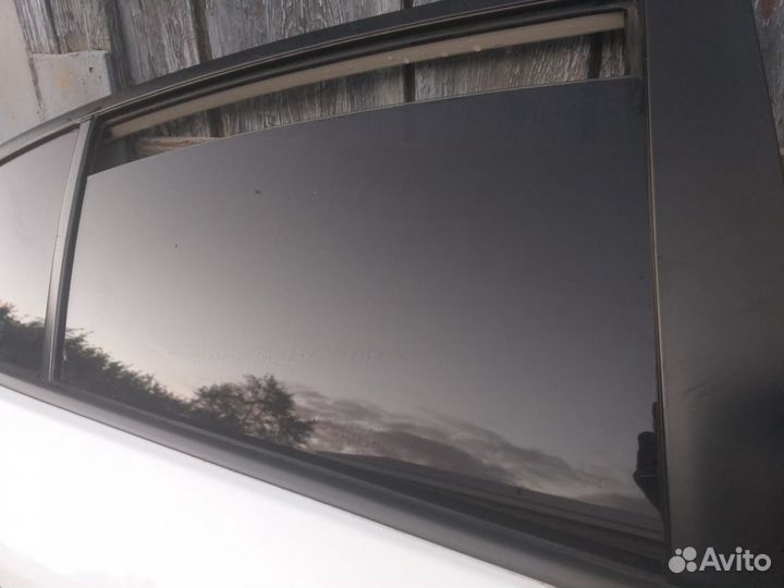 Стекла задние Мазда 3 бл Mazda 3 bl