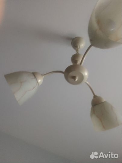 Продаю люстру