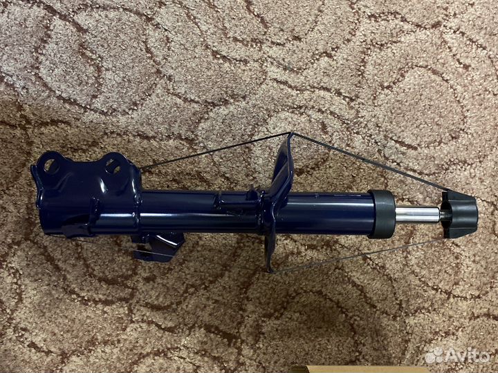 Передняя стойка на ниссан тиида (С11)