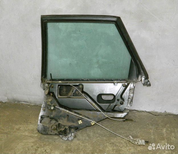 Стеклоподъемник двери задней правой Audi 80 B3
