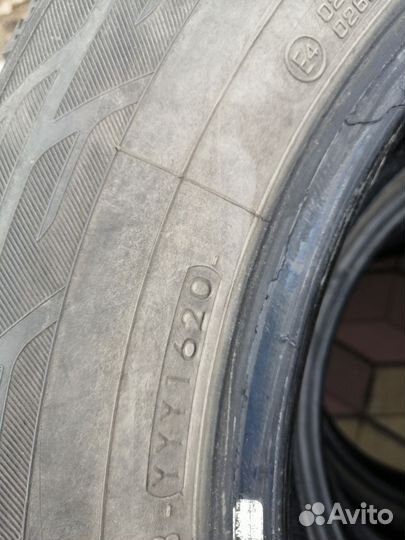 Yokohama Ice Guard IG65 215/65 R16