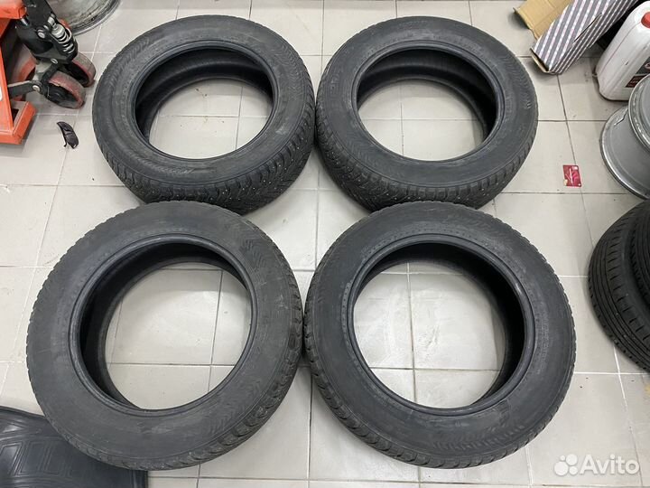 Nokian Tyres Hakkapeliitta 8 SUV 235/60 R18