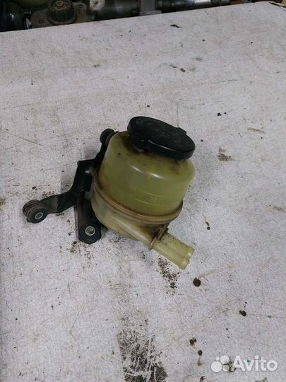 Бачок гур toyota camry 40