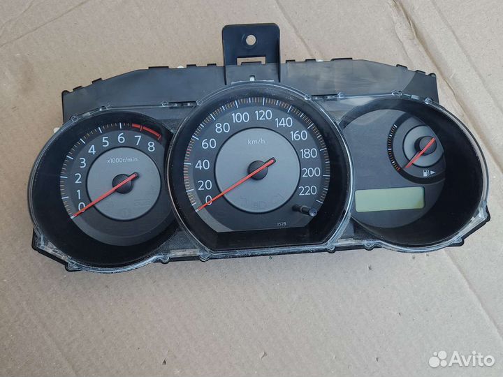 Панель приборов (щиток) Nissan Tiida C11