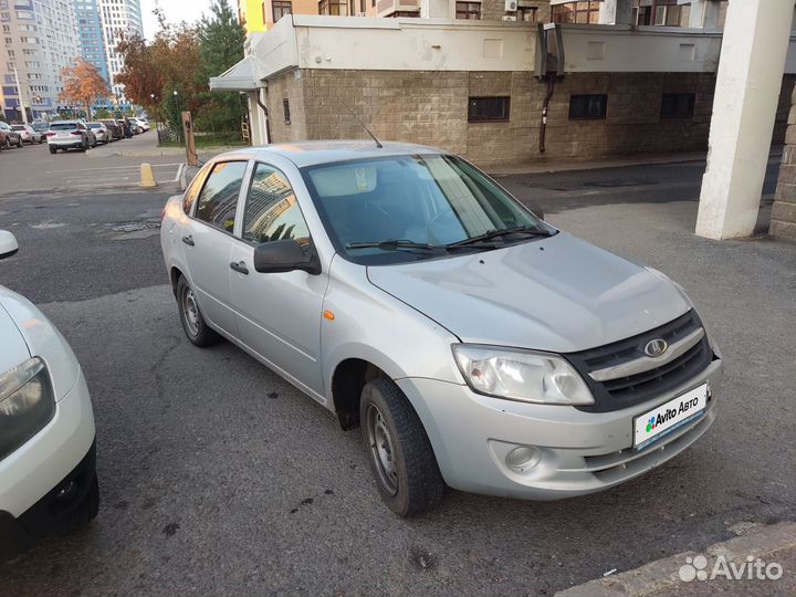 LADA Granta 1.6 AT, 2013, 200 000 км