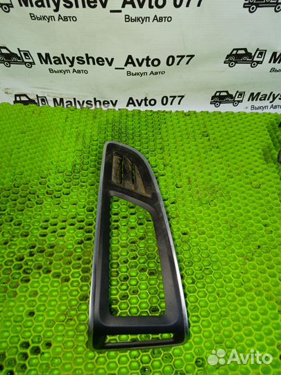 Накладка воздуховода в торпеду левая for focus 3