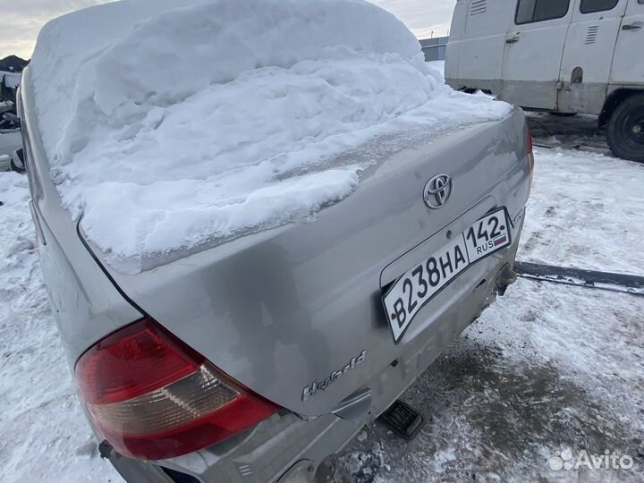 Крышка Багажника на Toyota Prius 2002 седан