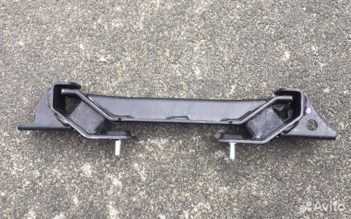 Опора двигателя задняя Pajero 4