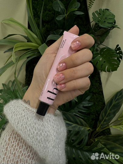 Модель на маникюр с покрытием гель-лак