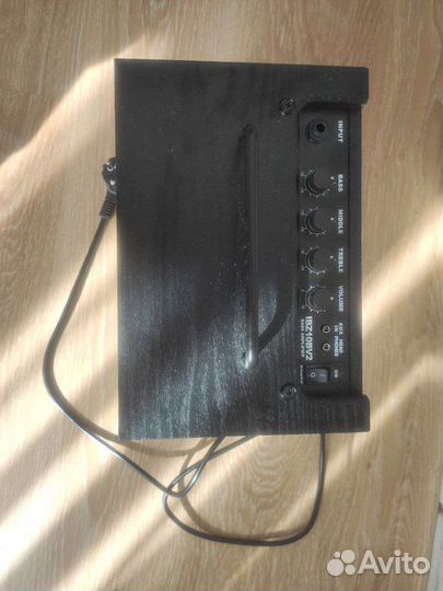 Продаю комбик для басса Ibanez