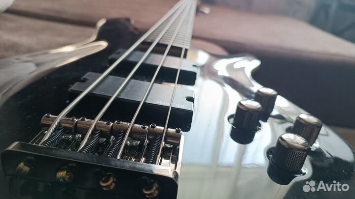 Бас электрогитара