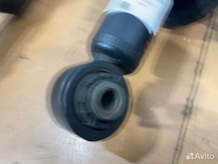 Комплект газомасляных амортизаторов Infiniti Qx80