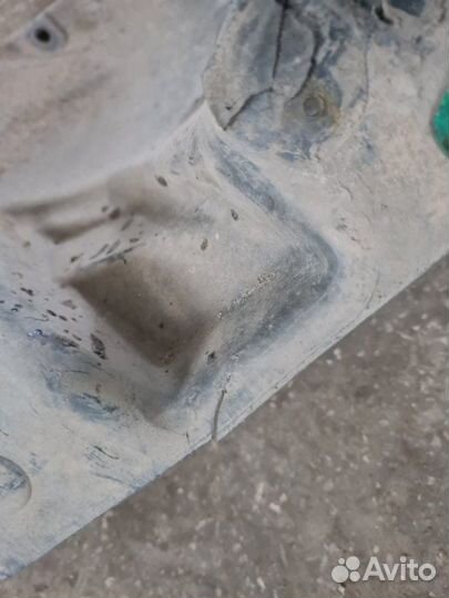 Локер передний правый Renault Fluence седан M4R