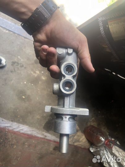 Главный тормозной цилиндр транзит 1993