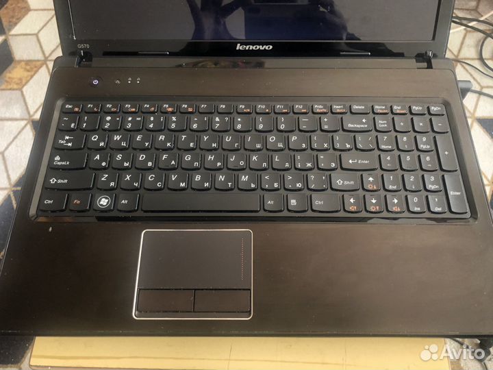 Lenovo G570 / 8GB/ 300 GB