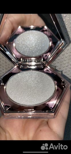 Fenty beauty,Natasha Denona,PatMcGrath,Jouer