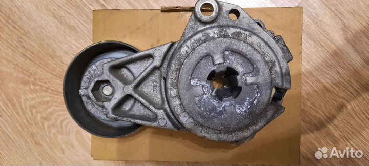 Натяжитель приводного ремня Mitsubishi Паджеро 4