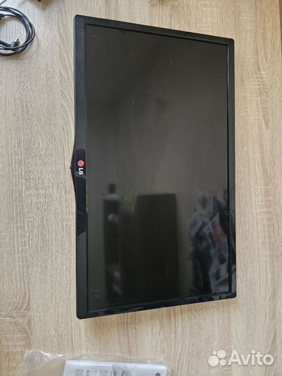 Телевизор LG 24BLB450U Black (60 см) как новый)