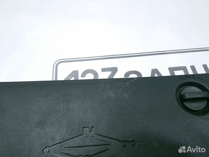 Крышка домкрата Hyundai Grand Starex (H-1 ) TQ