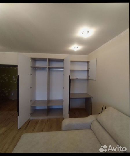 Рабочая зона у окна на заказ