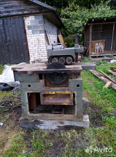 Деревообрабатывающий станок