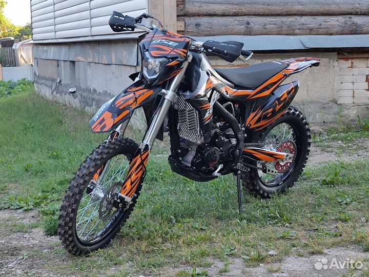 Кроссовый эндуро мотоцикл
