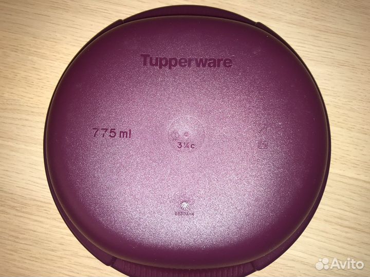 Контейнер Tupperware