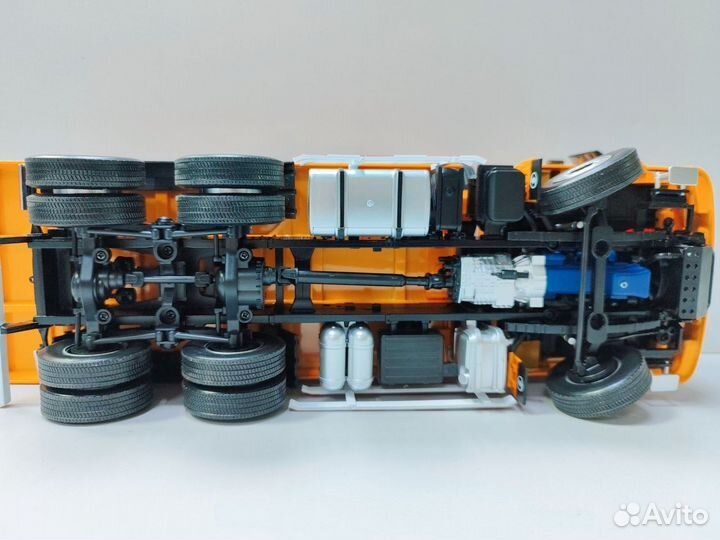 Модель Shacman 1:24