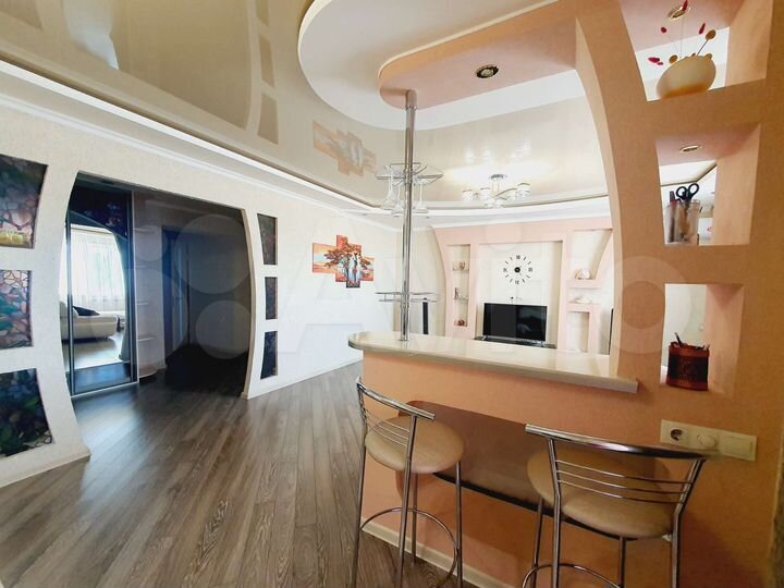 2-к. квартира, 70 м², 7/10 эт.