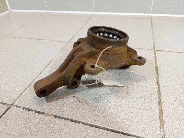 Кулак поворотный передний левый Mitsubishi