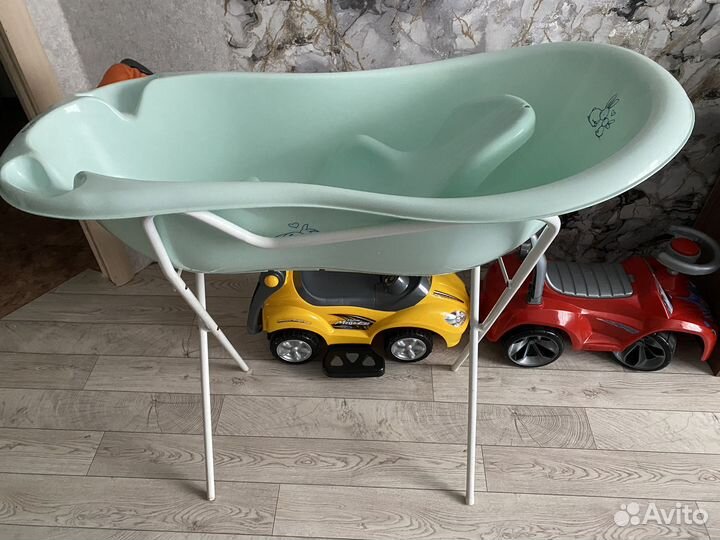 Ванночка детская с горкой на подставке