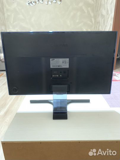 Монитор Samsung S24E390HL