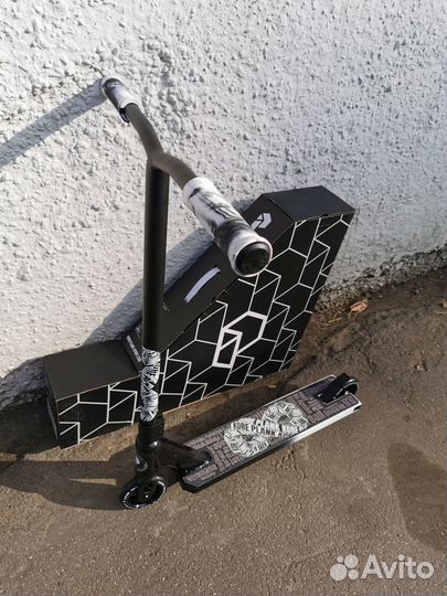 Самокат трюковой Plank Kore Black/White (Новый)