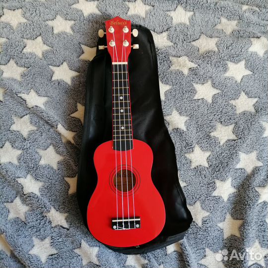 Укулеле с чехлом