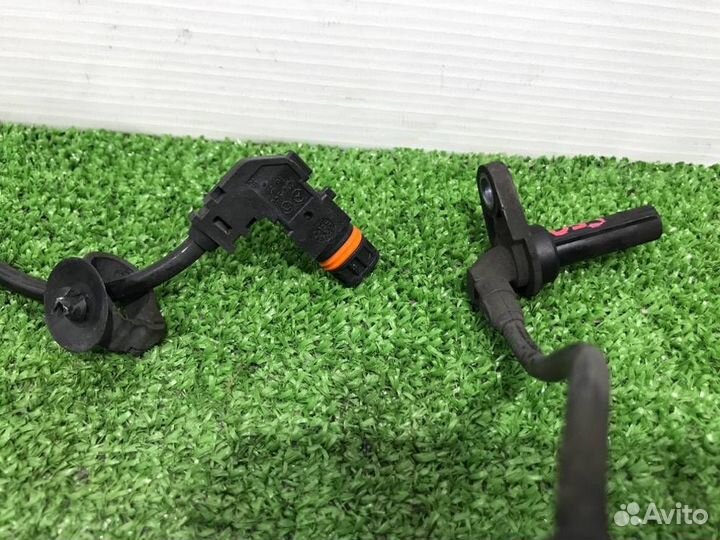 Датчик ABS Mercedes-Benz E-350 W212 272980 2010