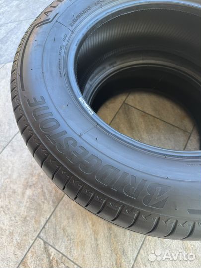 Bridgestone Alenza 001 215/65 R16 98H