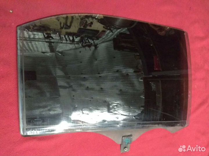Стекло двери заднее правой Mercedes w220