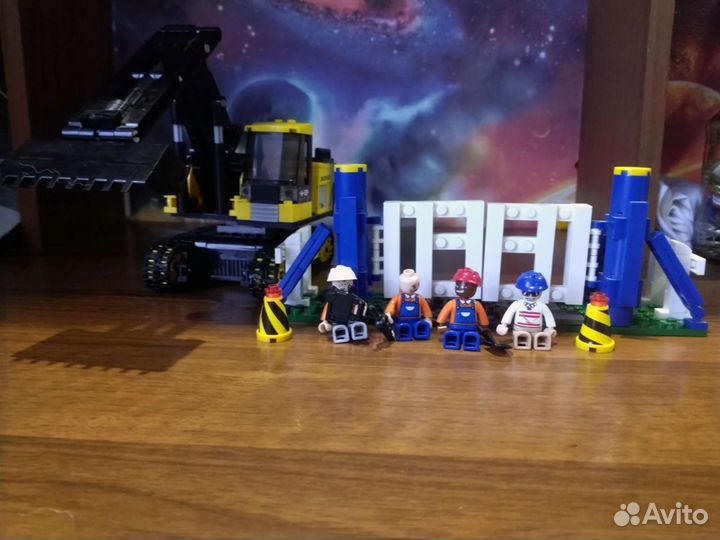 Экскаватор с воротами